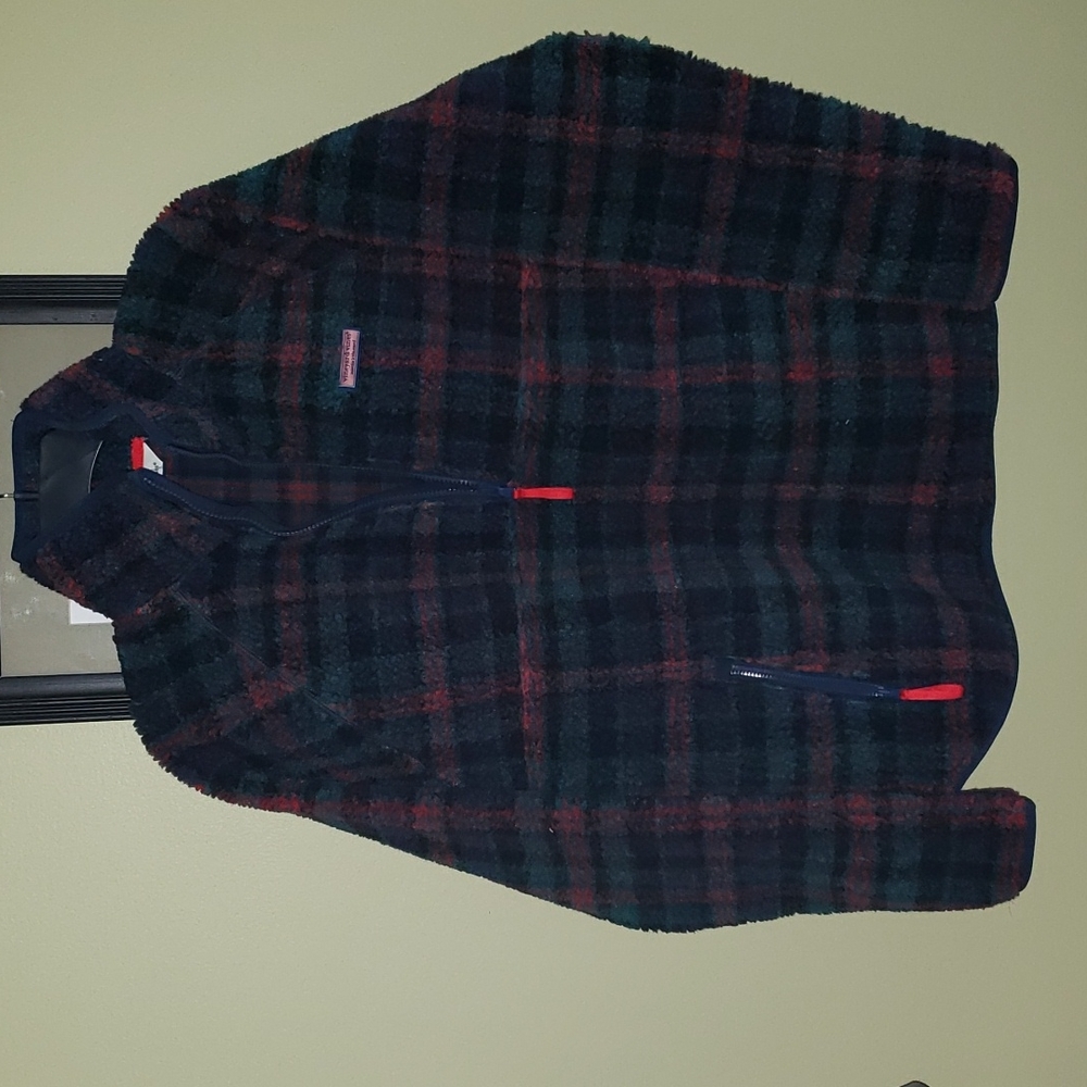 Vineyard Vines Sherpa large-  half zip!  New without tags. Beautiful 😍 size L